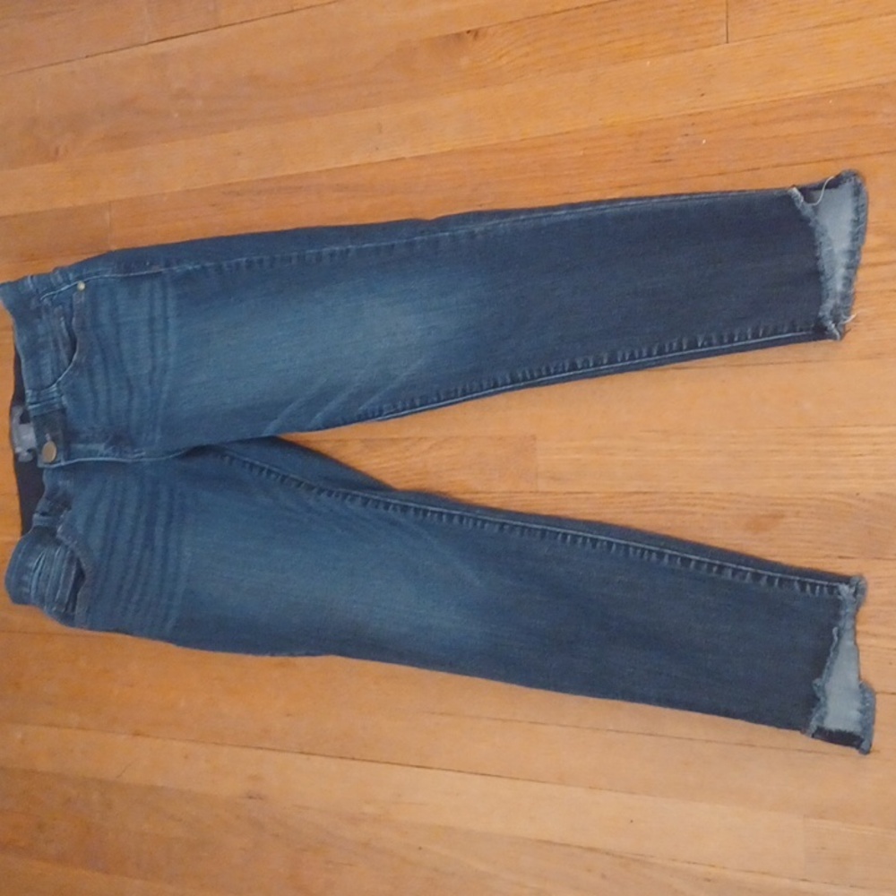 Democracy Sz.6 Raw Hem Ankle Skinny Dark Wash.L-28". Rise 9.5".EUC!
